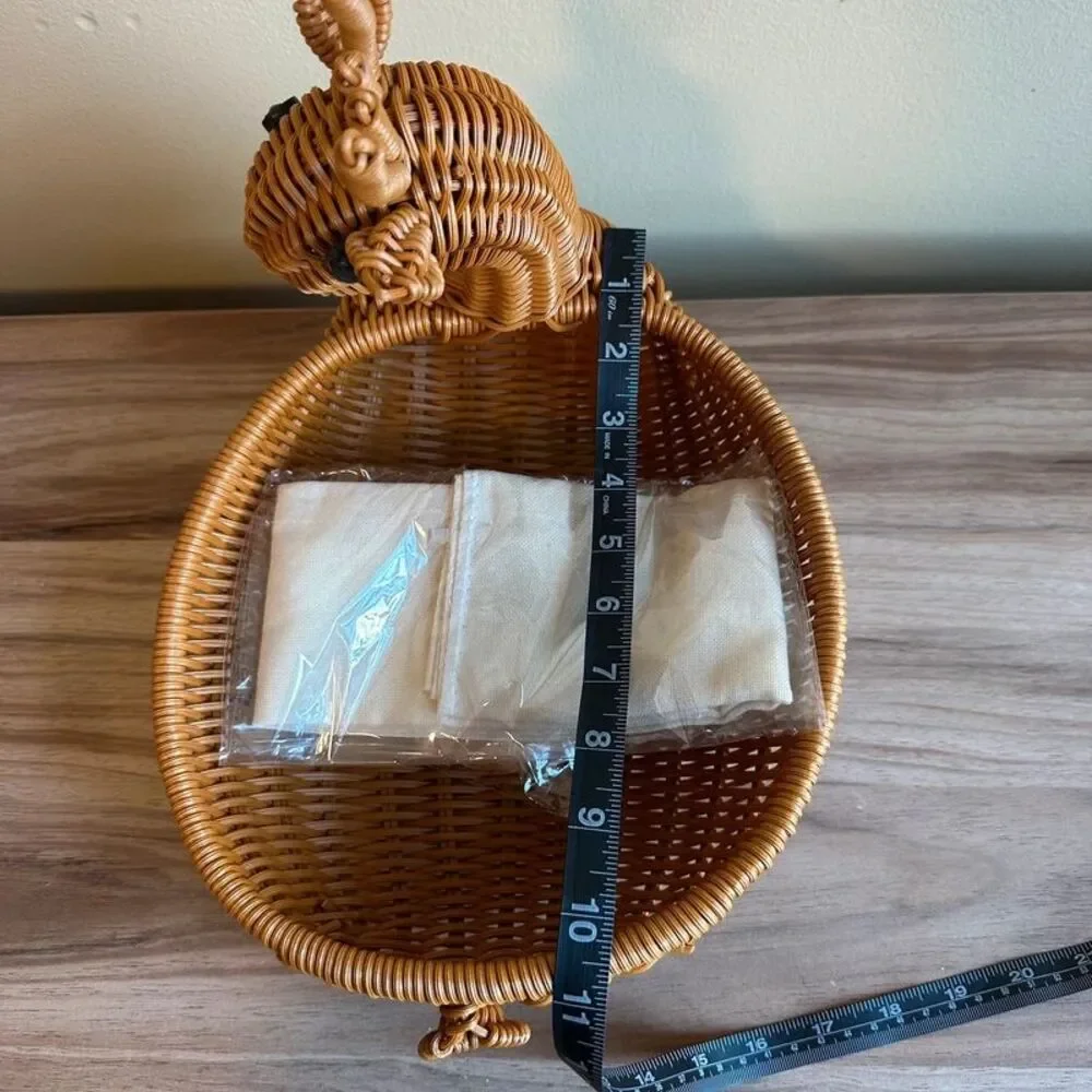Rattan Deer Basket Reindeer Thanksgiving Holiday Gift Basket celebration decor